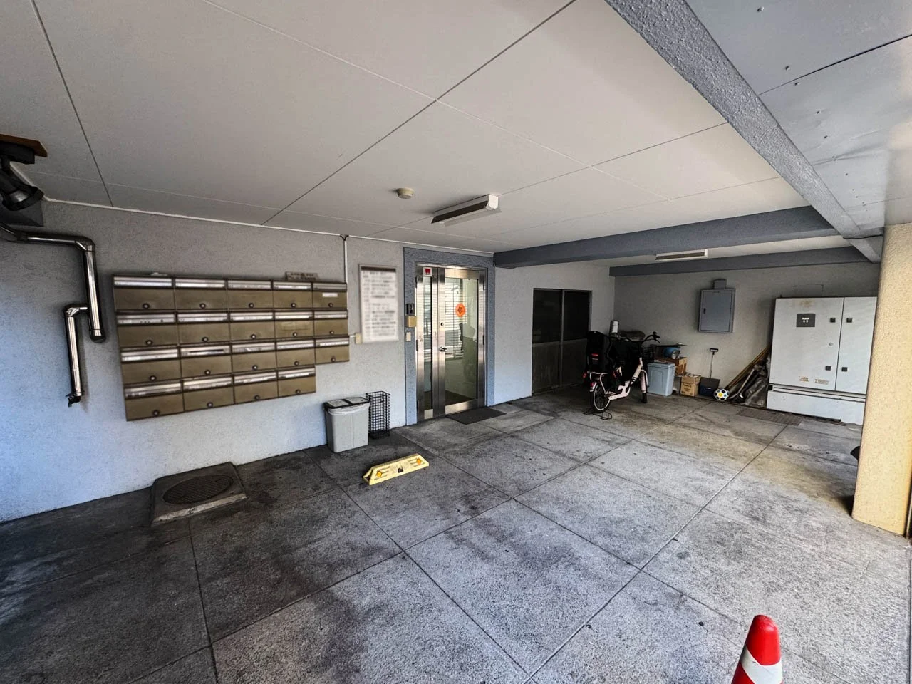 東西館(東西館ビル本館)ビル 11 エントランス 3