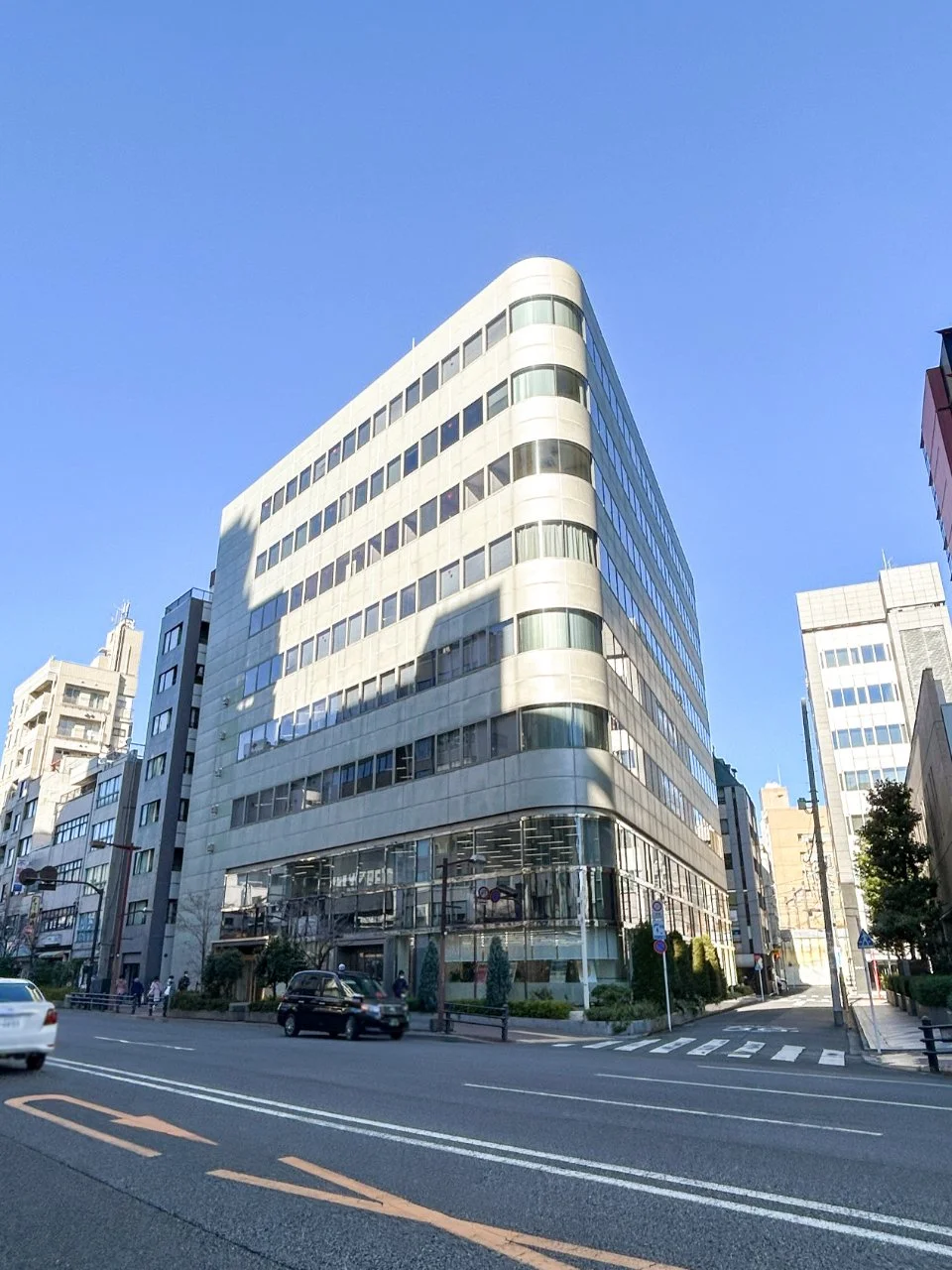 飯田橋駅東口ビル(こころとからだの元気プラザ) 5 オフィスビル外観 1