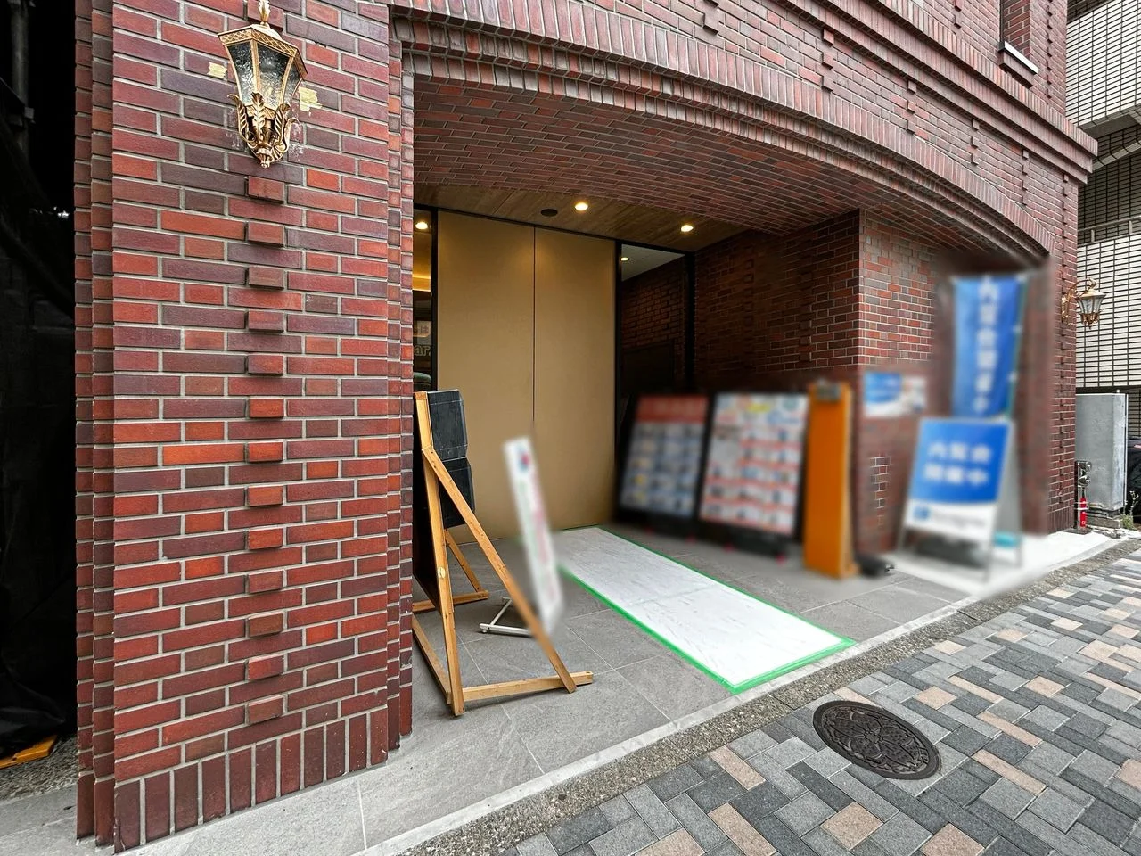 NOVEL WORK Iwamotocho B1F ビルエントランス 9