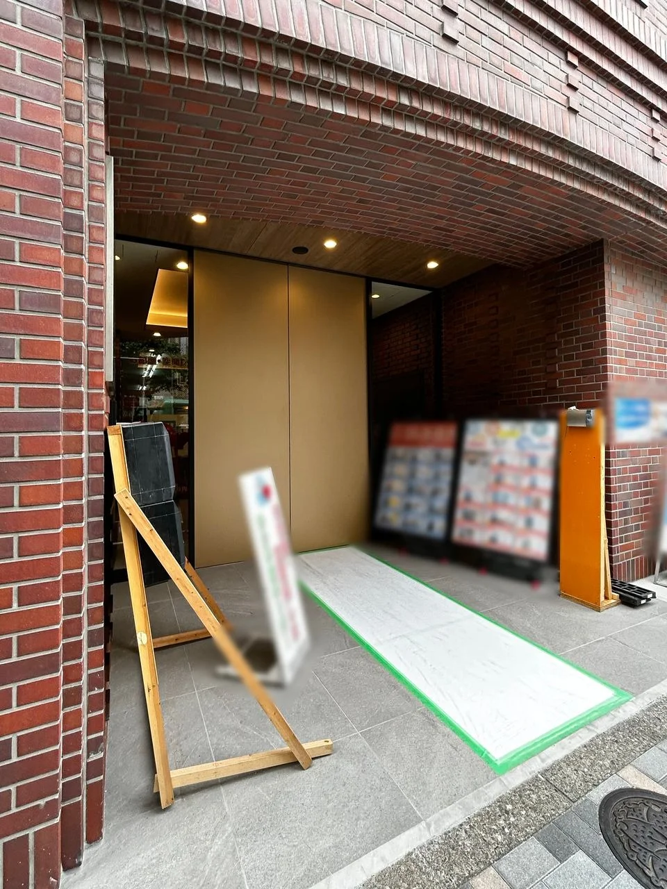 NOVEL WORK Iwamotocho B1F ビルエントランス 10