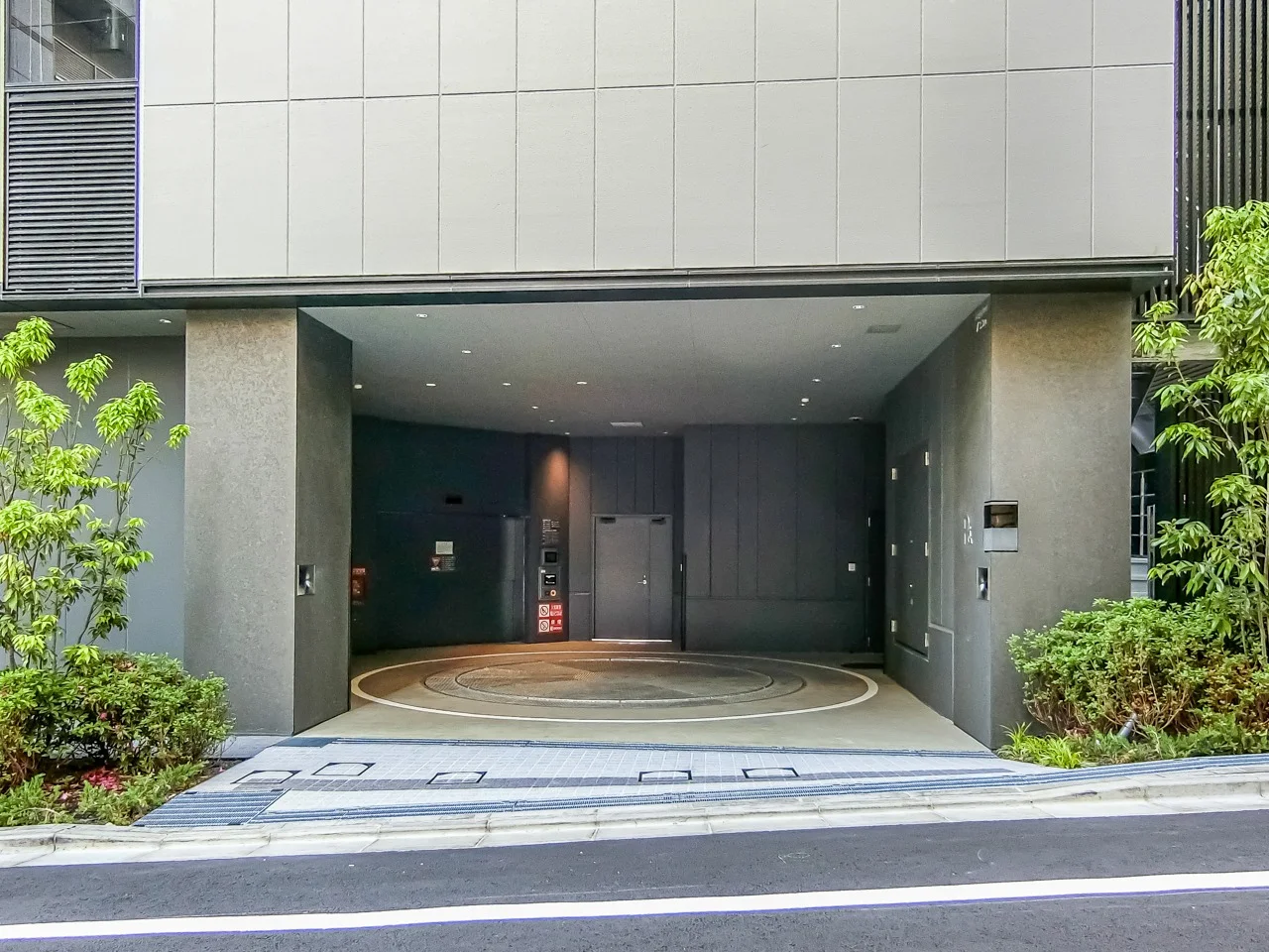 CIRCLES+市ヶ谷駅前 9 ビルエントランス 16
