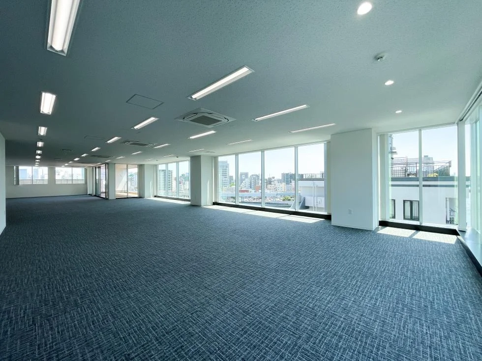 クロスシー東日本橋ビル 8 執務室 5