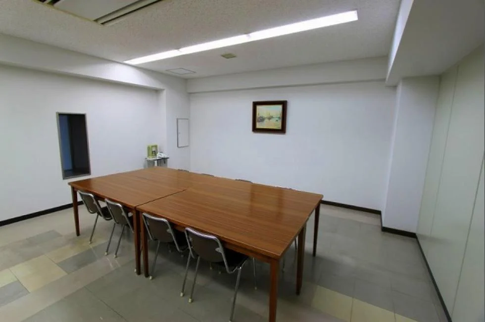 小西ビル 5 会議室 9
