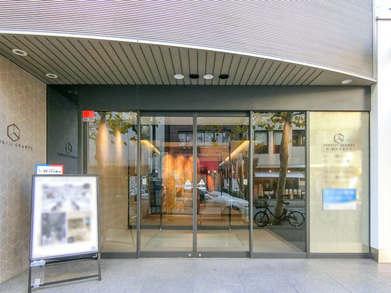 築地グランデ(TSUKIJI GRANDE)ビル 6 エントランス 3