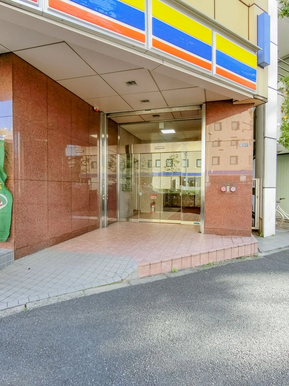 共同ビル(日銀前) 3 エントランス 3