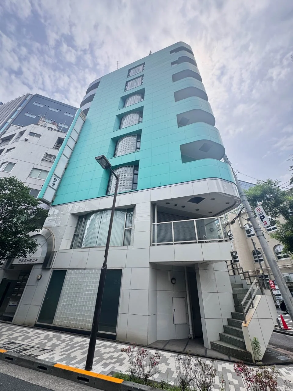日東本石町ビル 7階8階セット オフィスビル外観 1