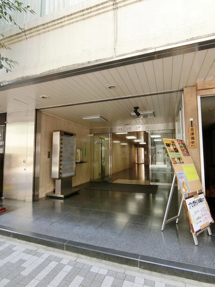 川口屋ビル 5 ビルエントランス 3