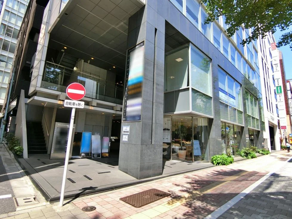ラウンドクロス銀座2丁目ビル 11 ビルエントランス 3