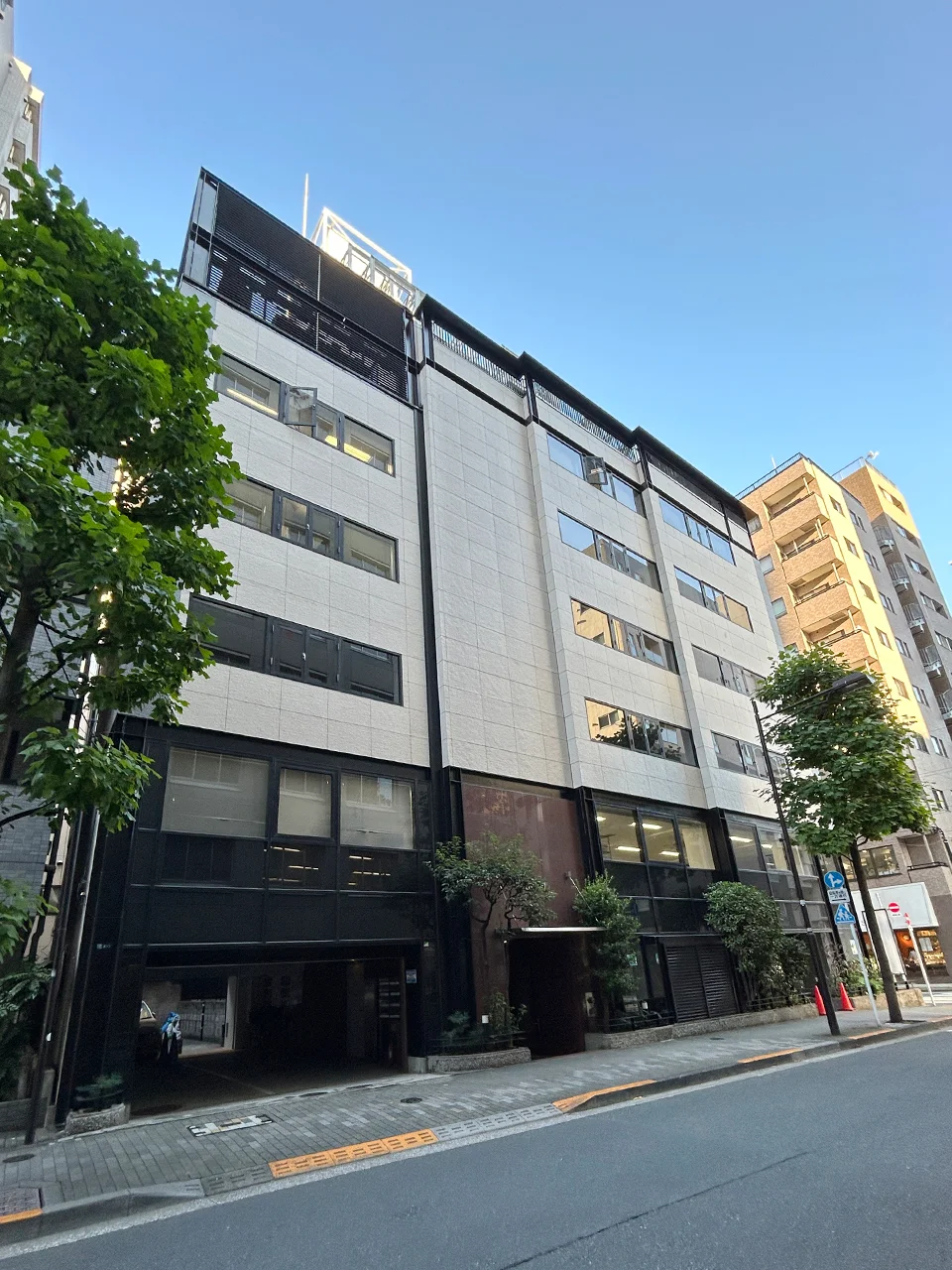 内山ビル 4 オフィスビル外観 2