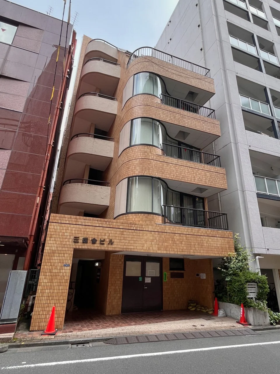 三雄舎ビル 3 外観 1