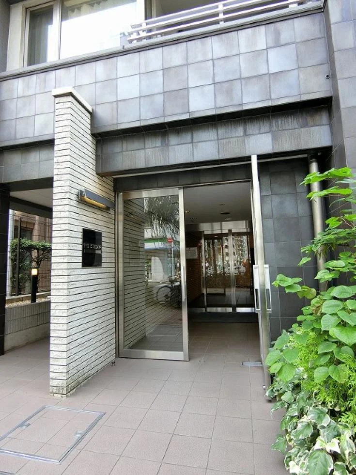 レジディア東銀座 11 エントランス 4