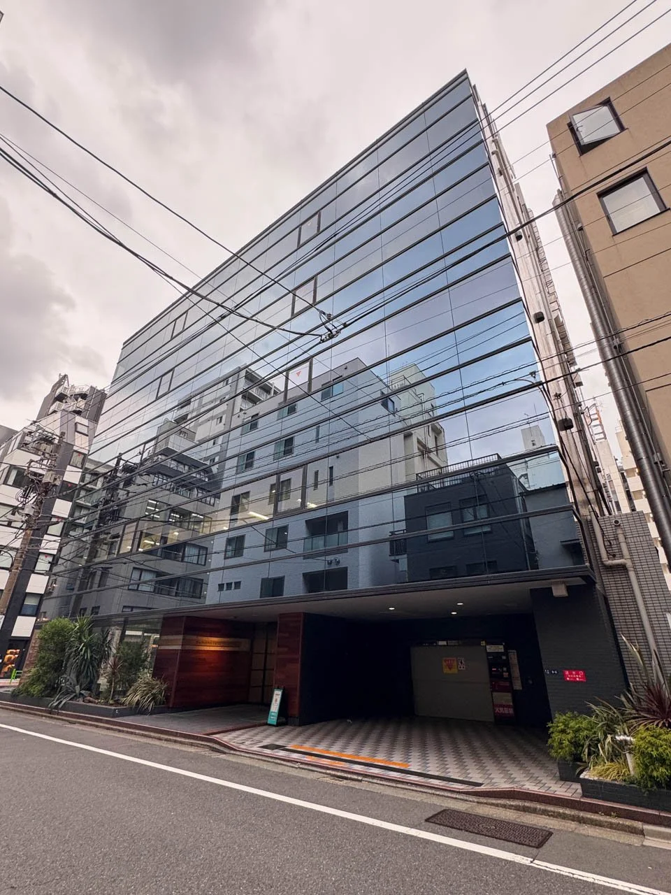 ザ・パークレックス新富町ビル 2 オフィスビル外観 1