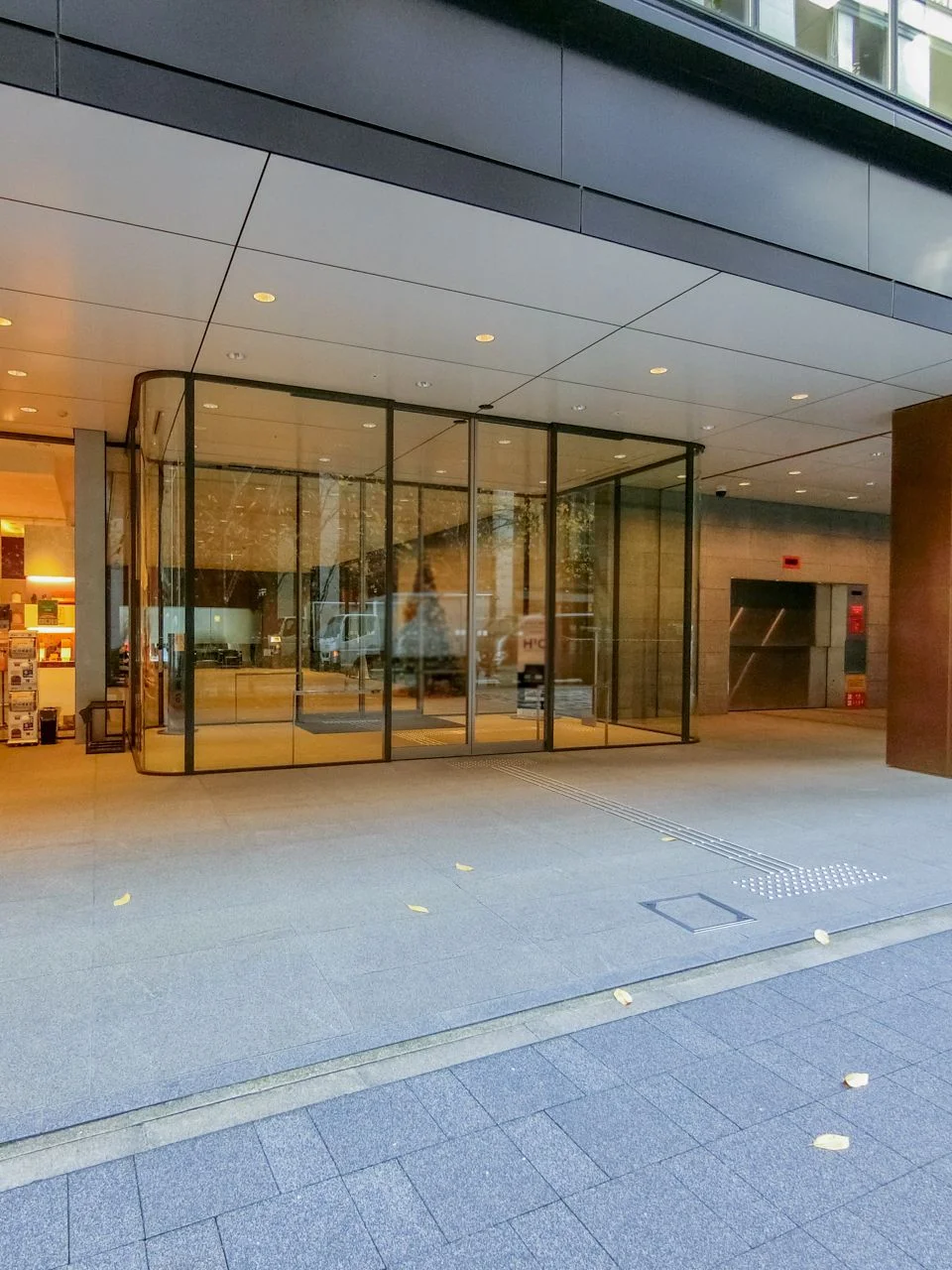 H¹O日本橋室町(PMO日本橋室町 3階) 3 エントランス 3