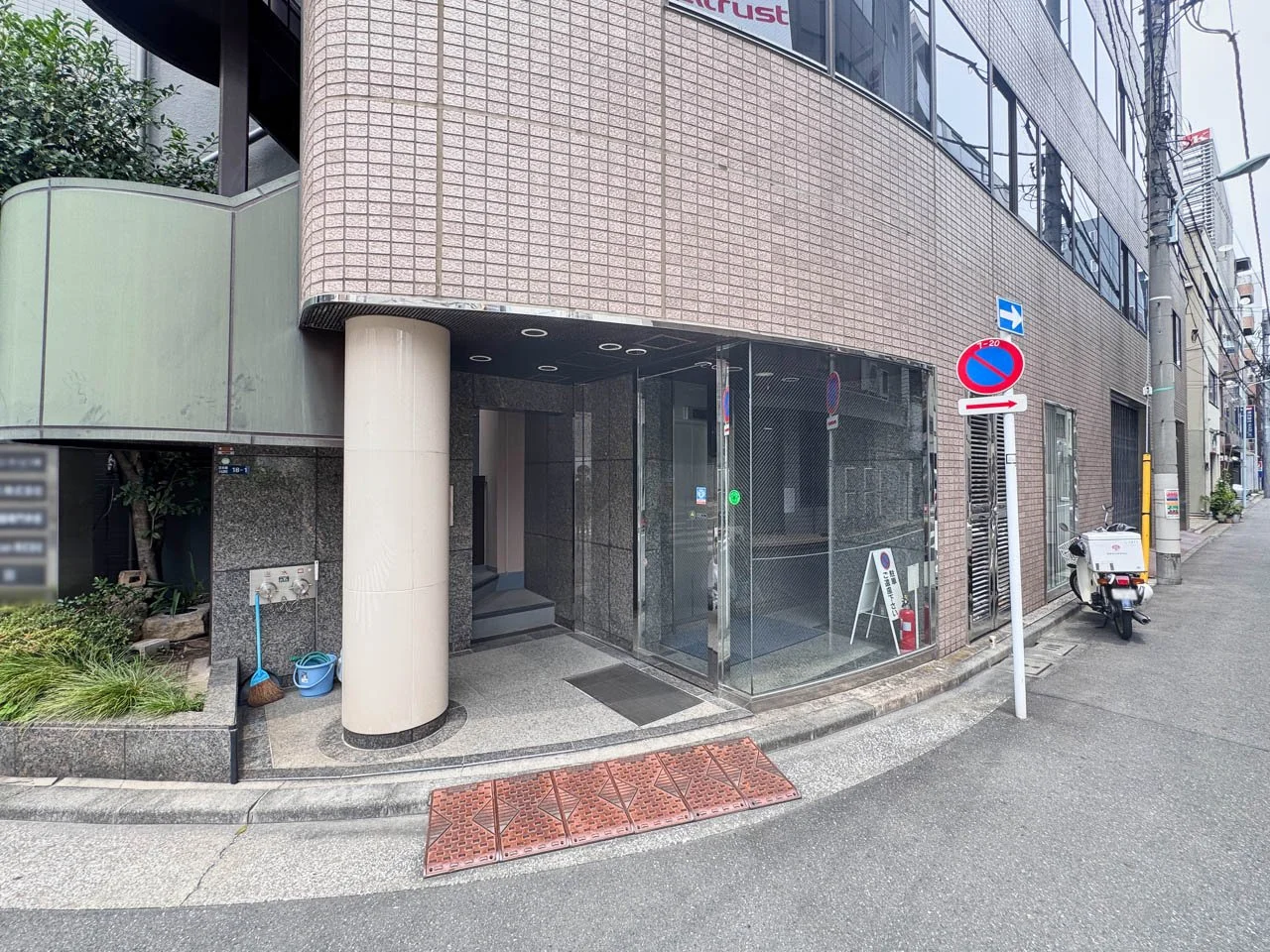 内田ビル 4 エントランス 3