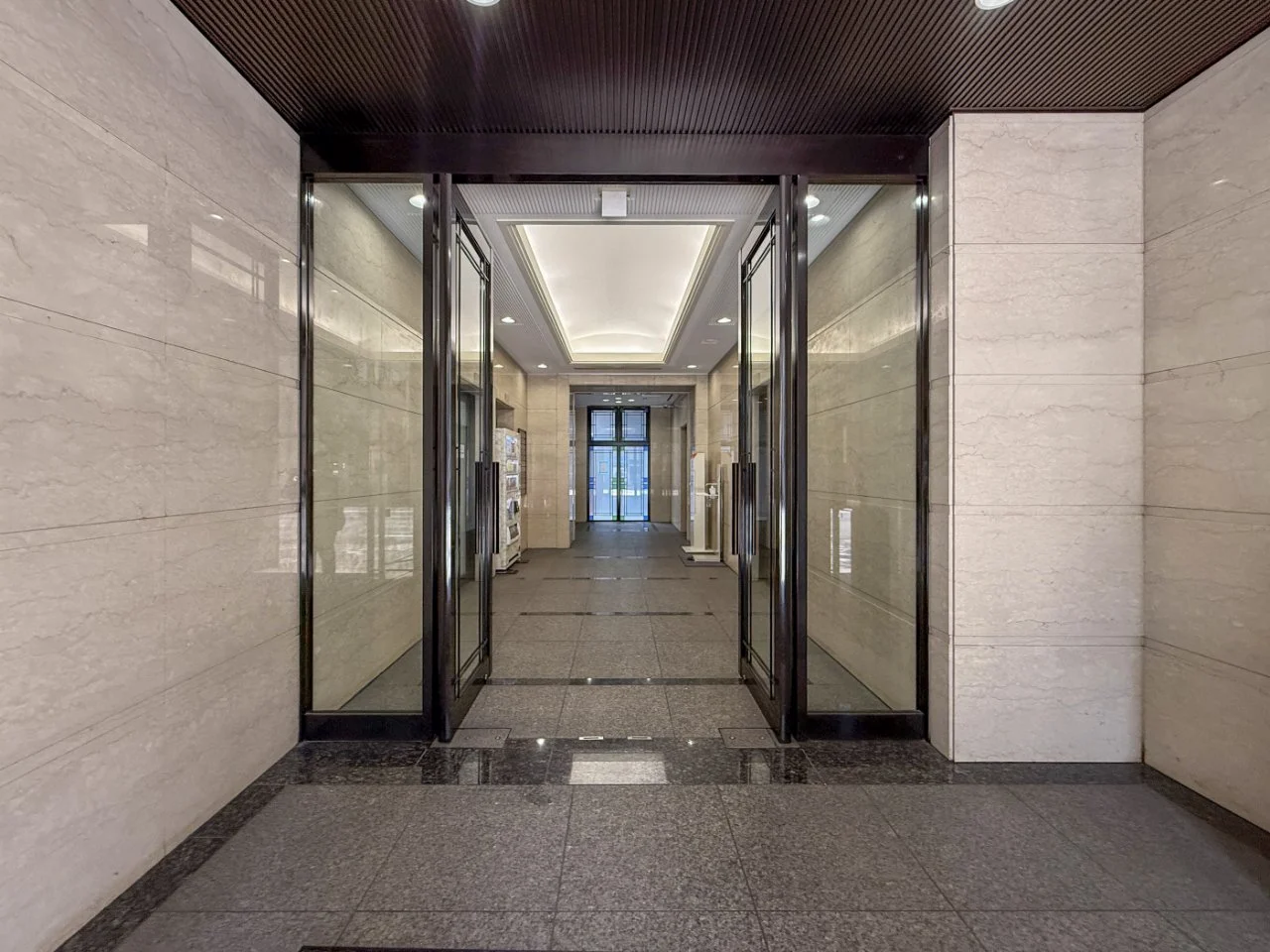 Daiwa八丁堀駅前ビル西館 3 エントランス 4