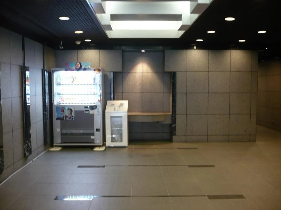 FORECAST茅場町 B1 ビルエントランス 4