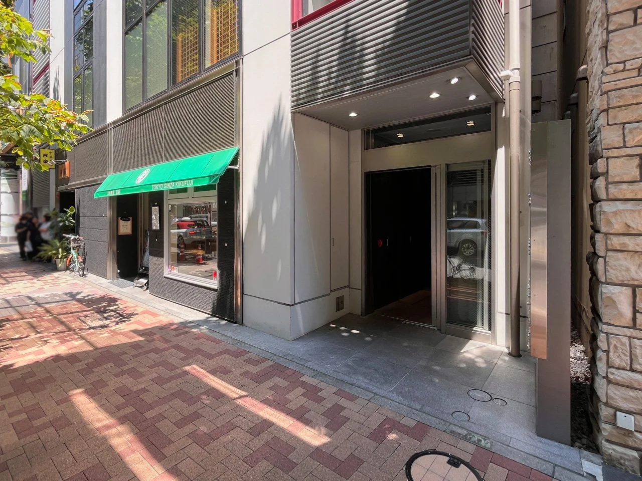 マロニエ通り銀座館 4 ビルエントランス 5