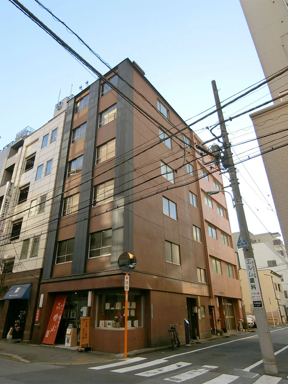 嘉根保ビル 一棟貸し 外観 1