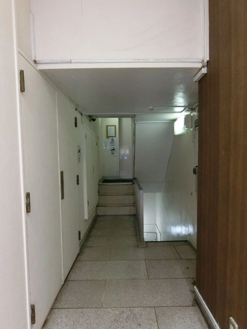啓徳ビル 6 エントランス 3