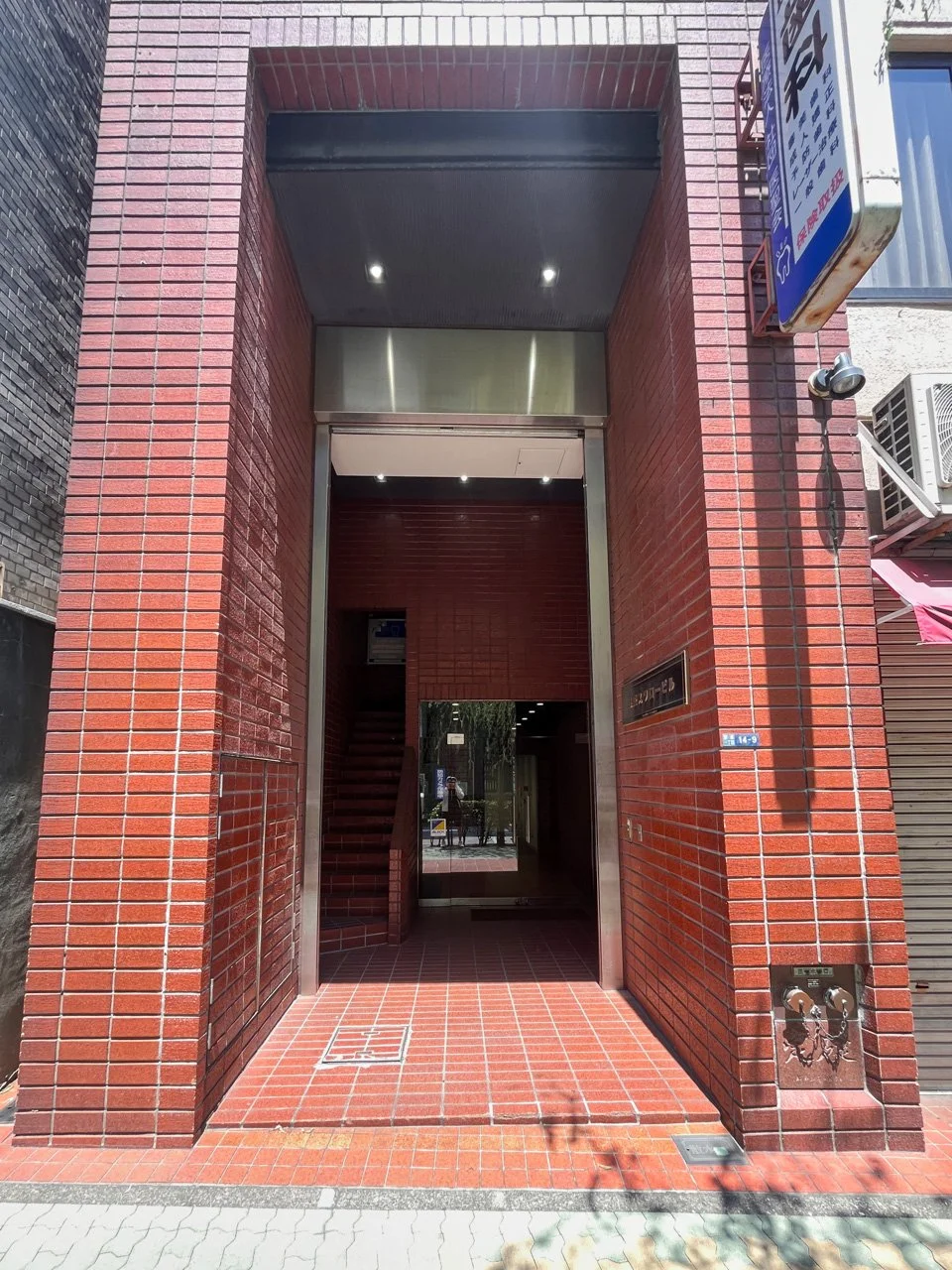 銀座スワロービル 3 エントランス 3