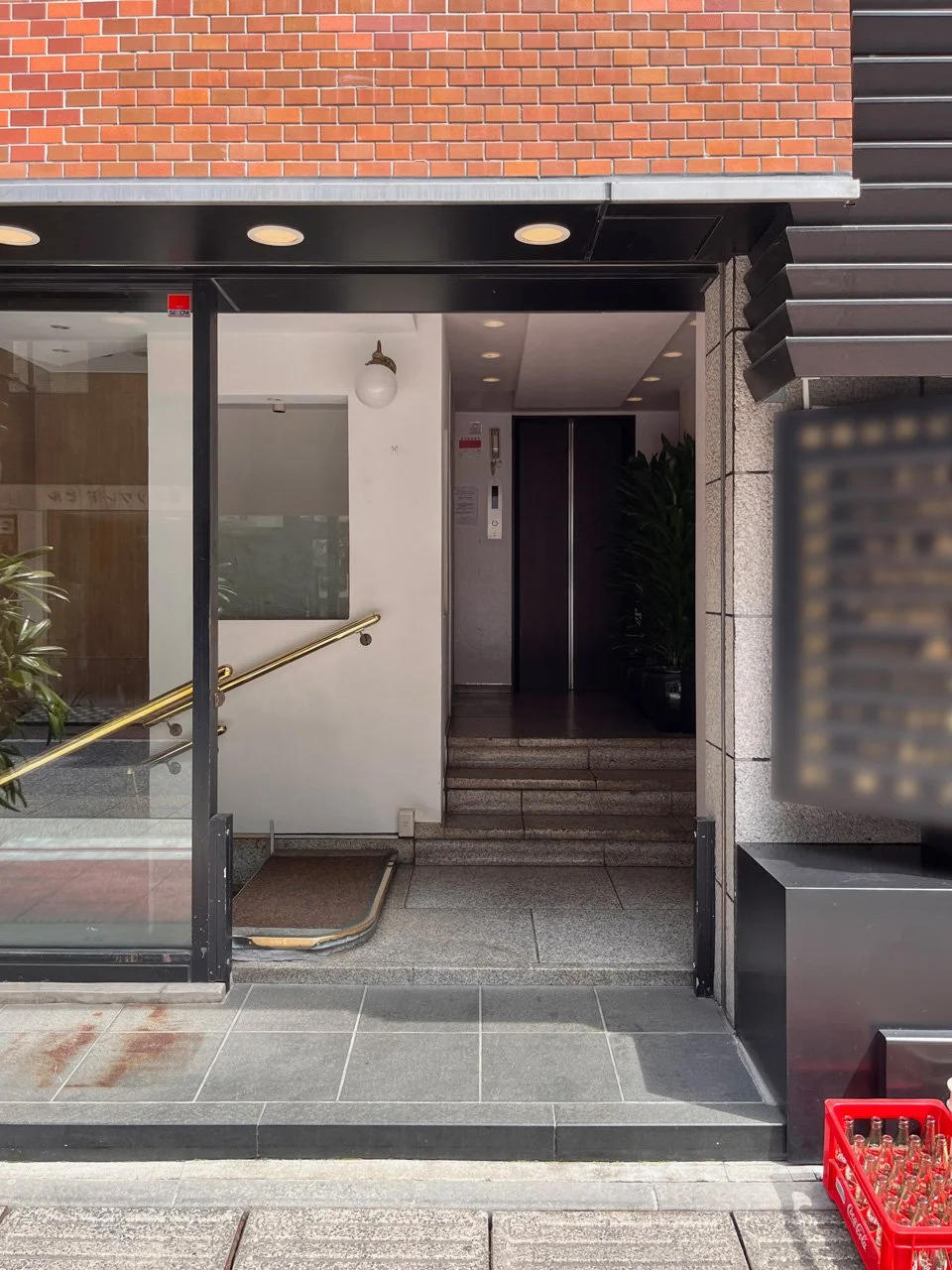 銀座出井(出井本館)ビル 3 エントランス 4