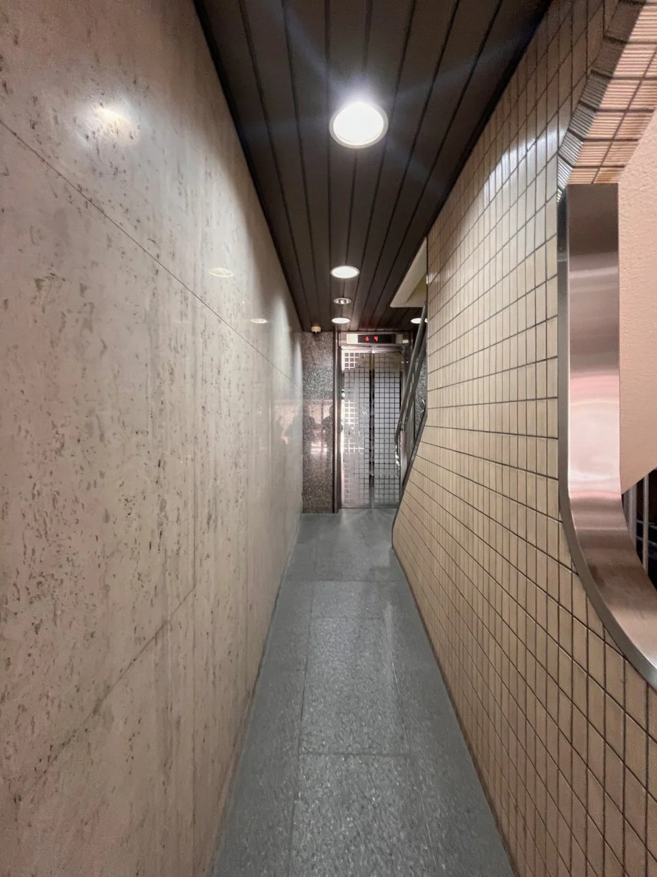 銀座石川ビル 1 ビルエントランス 6
