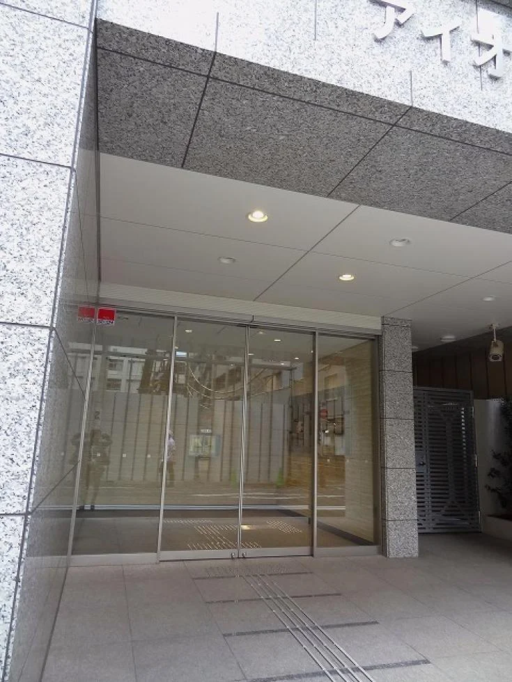 THE HUB 銀座 OCT 3 エントランス 4