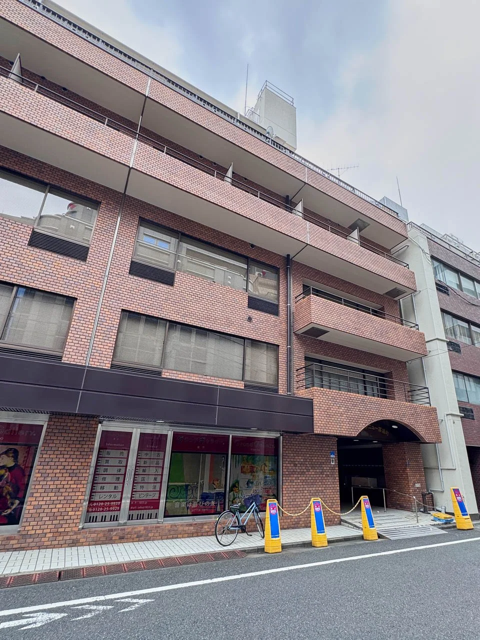 いづみハイツニュー茅場町 5 オフィスビル外観 1