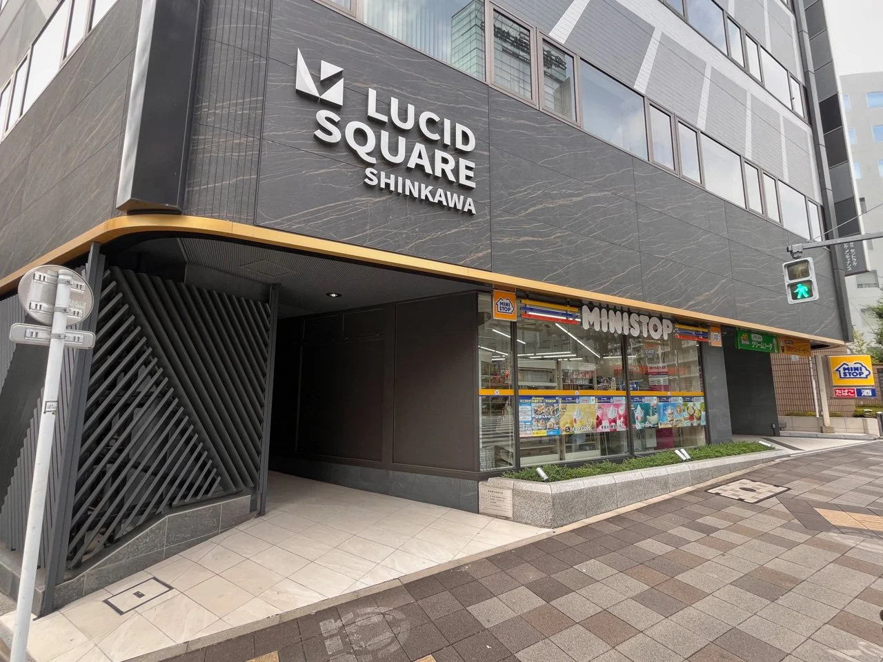 LUCID SQUARE SHINKAWA(ルーシッドスクエア新川) 4 エントランス 3