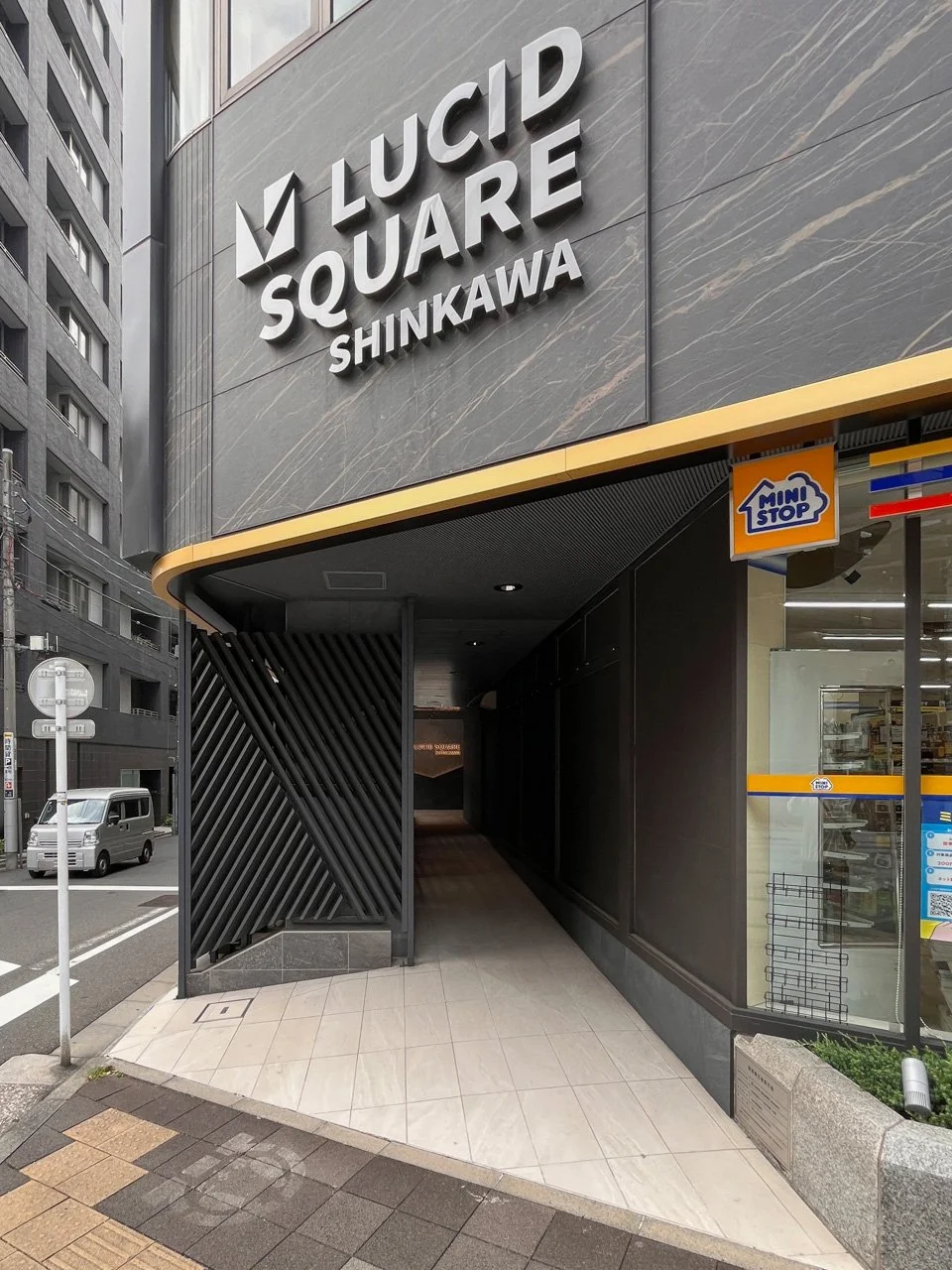 LUCID SQUARE SHINKAWA(ルーシッドスクエア新川) 4 エントランス 4