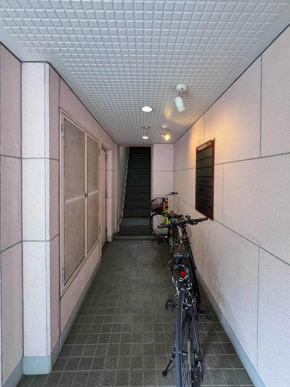 平成新富町ビル 6 ビルエントランス 3
