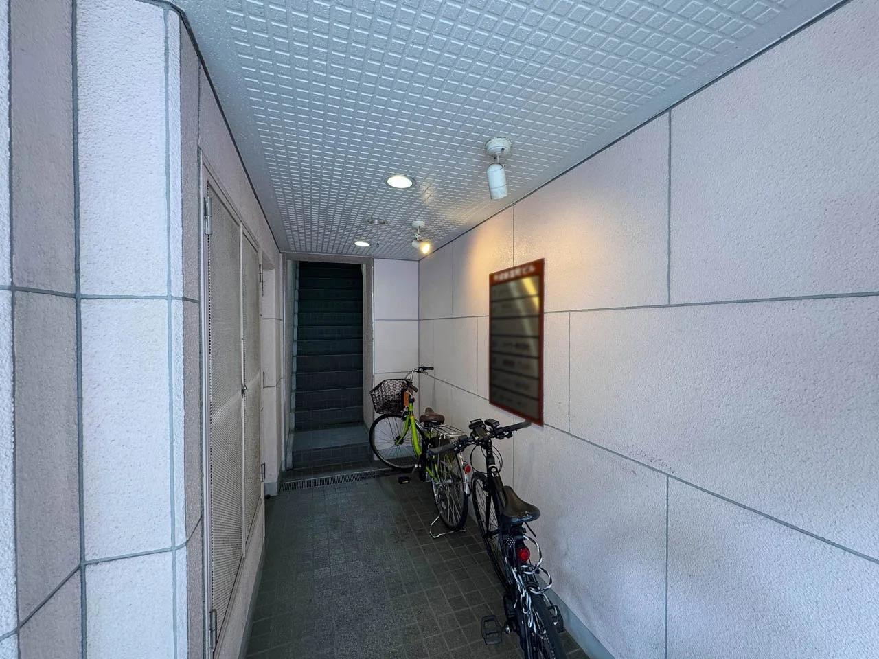 平成新富町ビル 6 ビルエントランス 4