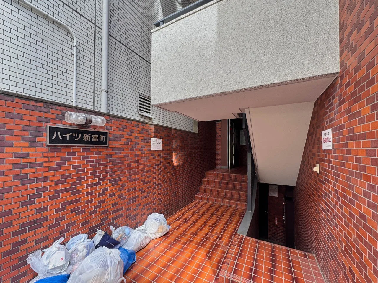 ハイツ新富町 4 エントランス 4