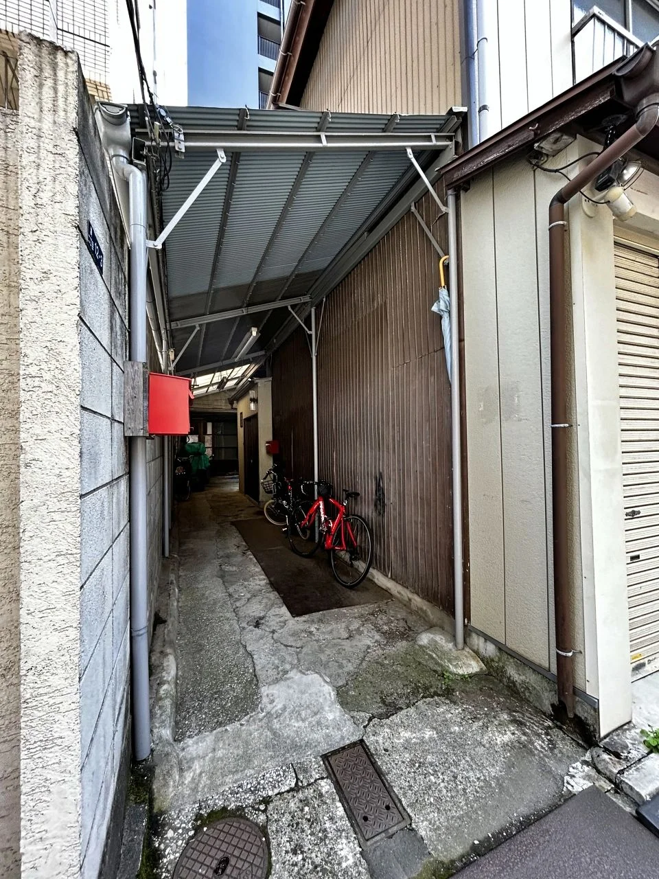 湊建物 一棟貸し エントランス 3