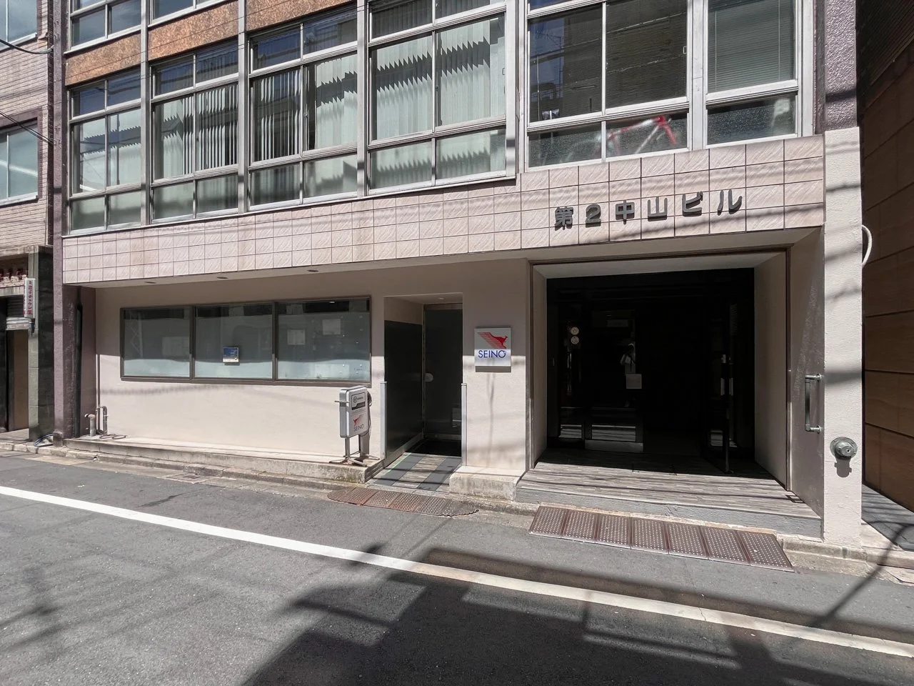 第2中山ビル 5 ビルエントランス 3