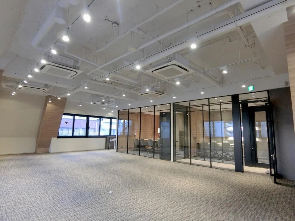 +SHIFT GINZA EAST 9 執務室 9