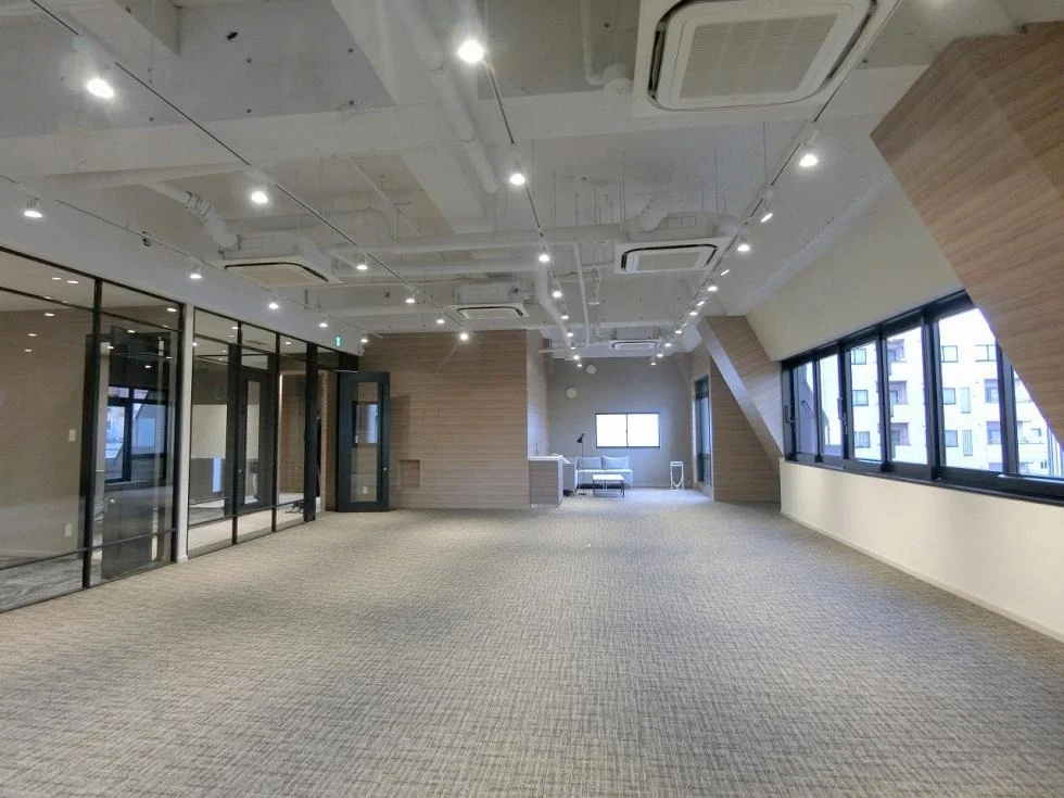 +SHIFT GINZA EAST 9 執務室 10
