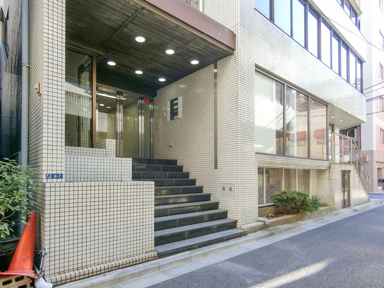 NOVEL WORK TSUKIJI 3 ビルエントランス 8