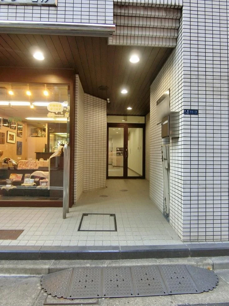 Biz Feel Kyobashi 5 ビルエントランス 6
