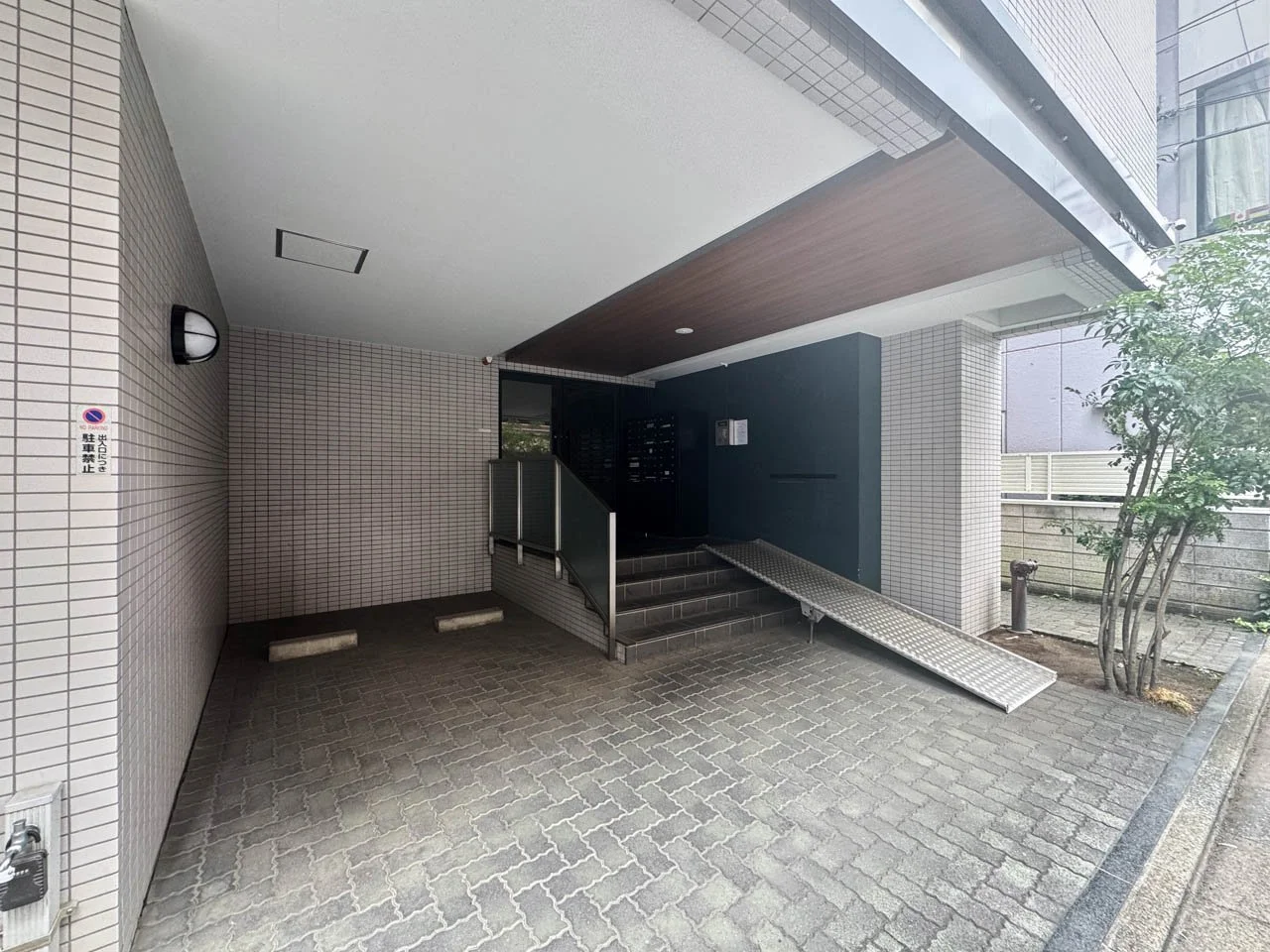 コスモリード篠崎駅前 2 エントランス 3