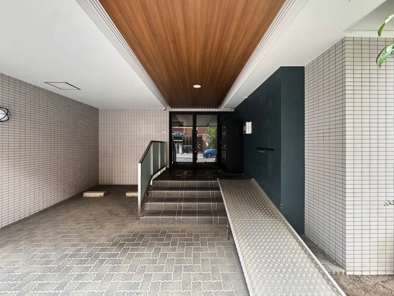 コスモリード篠崎駅前 2 エントランス 4