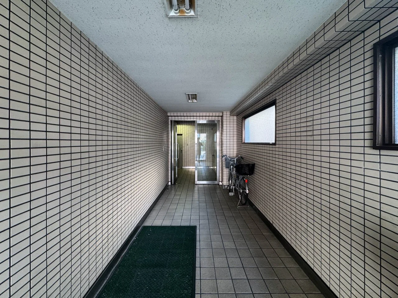 米冨ハイツ 2 エントランス 4