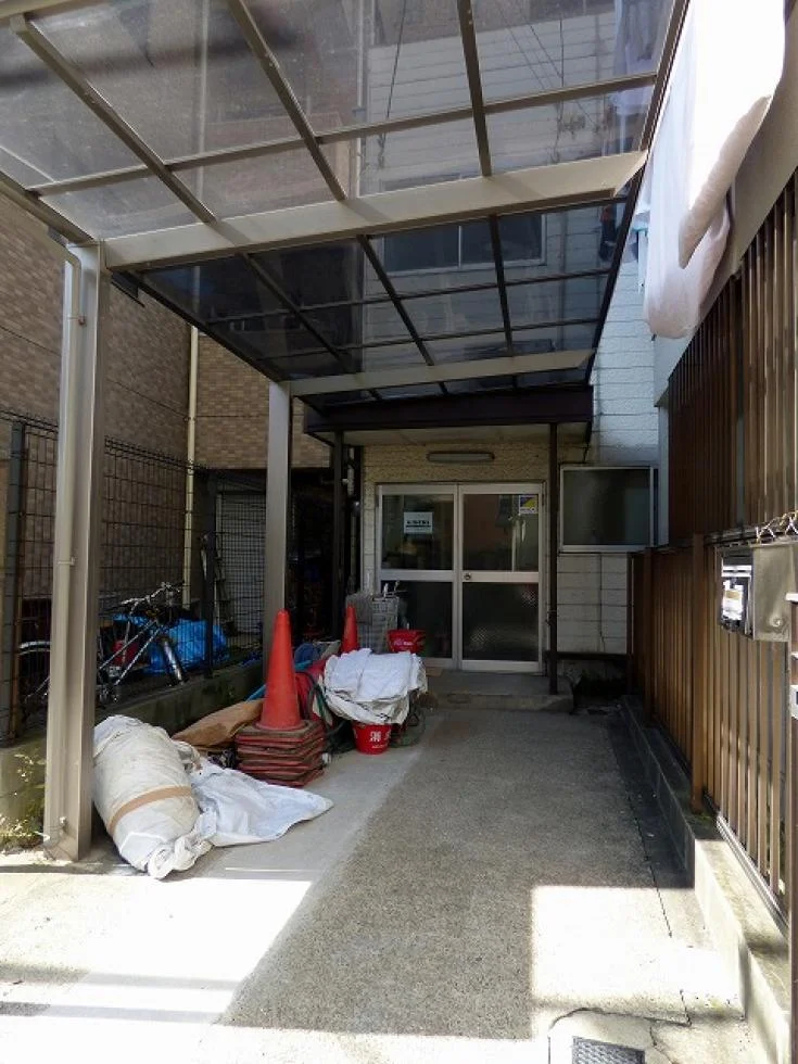 瀧口ビル 1階から2階一棟貸し エントランス 3