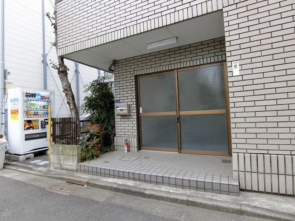 伊勢谷ビル 1 エントランス 5