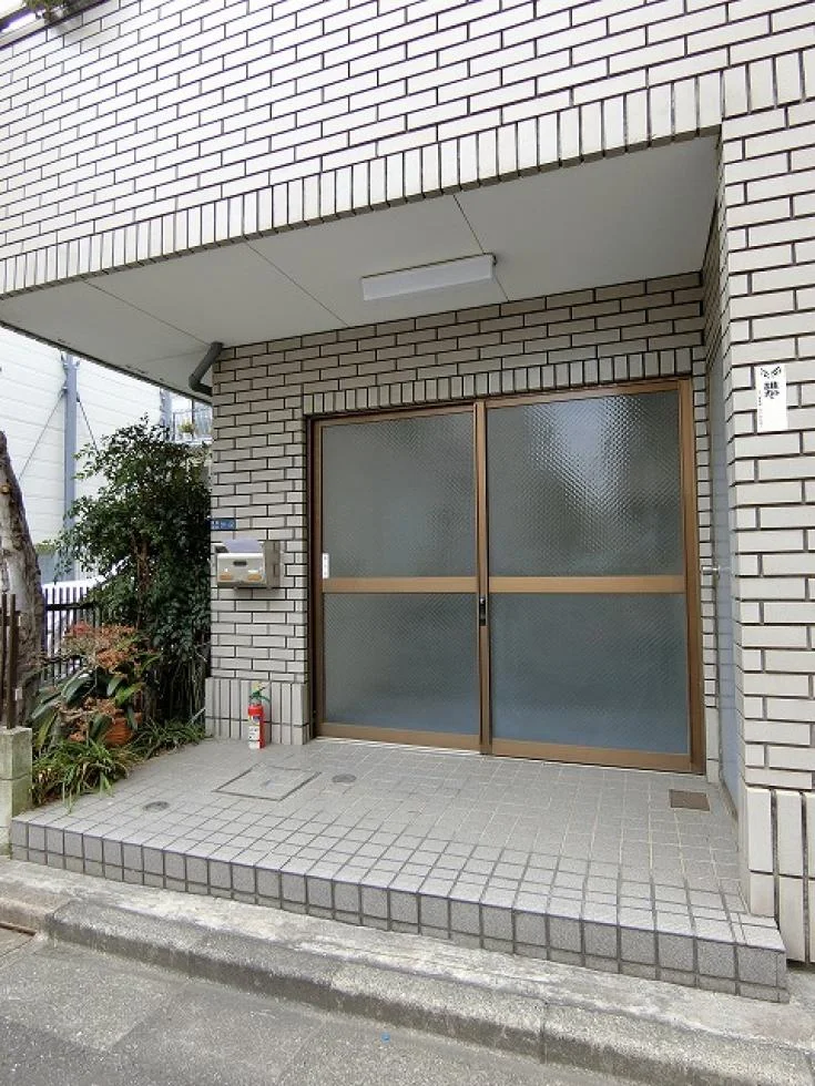 伊勢谷ビル 1 エントランス 7