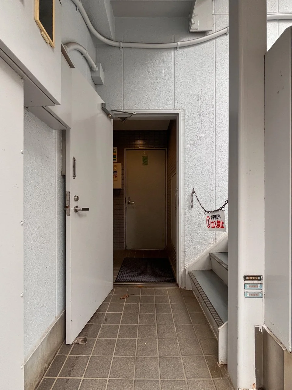 山一ビル 5 エントランス 4