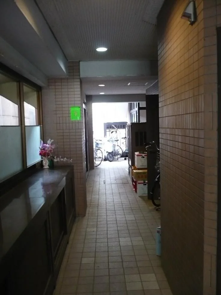 泉屋ビル 3 エントランス 6