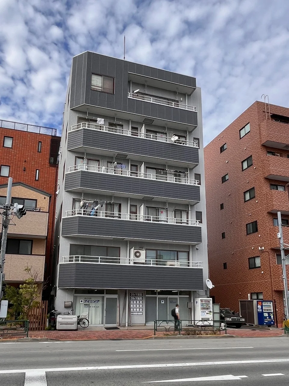 内田ビル 2 外観 1