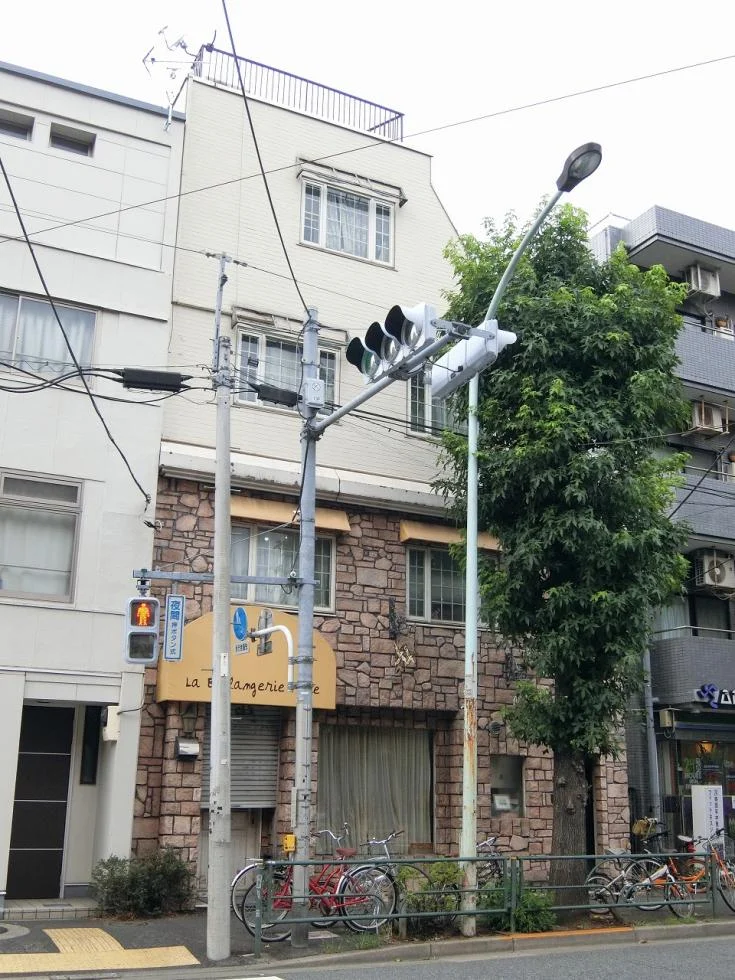 五本木3丁目戸建 1階から3階一棟貸し 外観 1