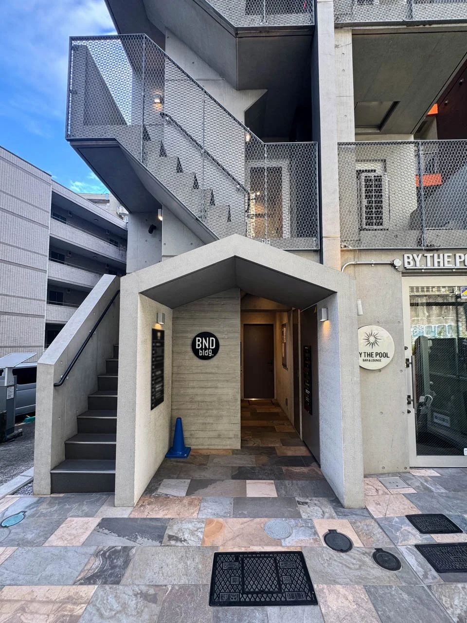 BND Bldg. 7 エントランス 3